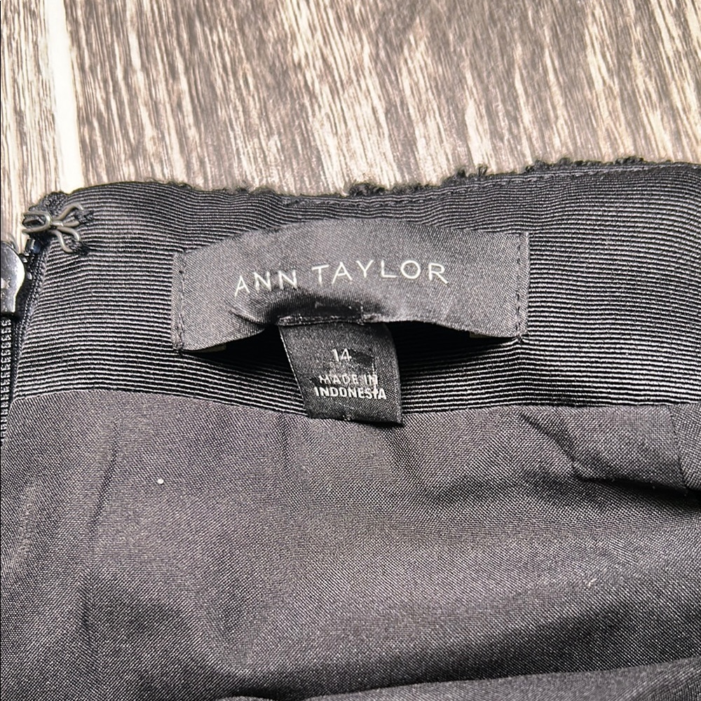 Ann Taylor Black Tweed Pencil Skirt - Picture 2 of 10